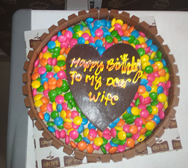 Order KITKAT SPECIAL CAKE Online From Infinity Chocolatiers,Palwal